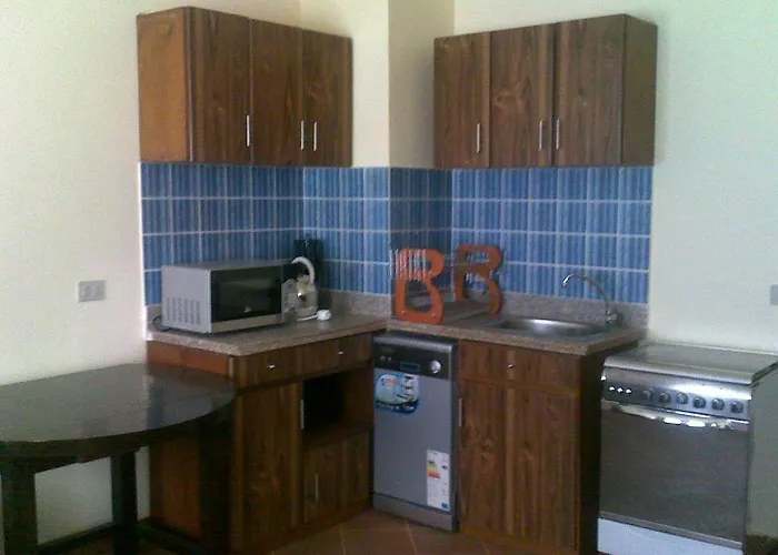 Kamareia & Compound Apartmanhotel 3*