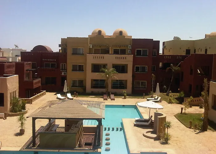 Kamareia & Compound Apartmanhotel