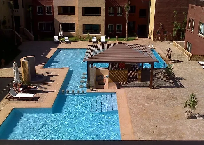 Kamareia & Compound 3*