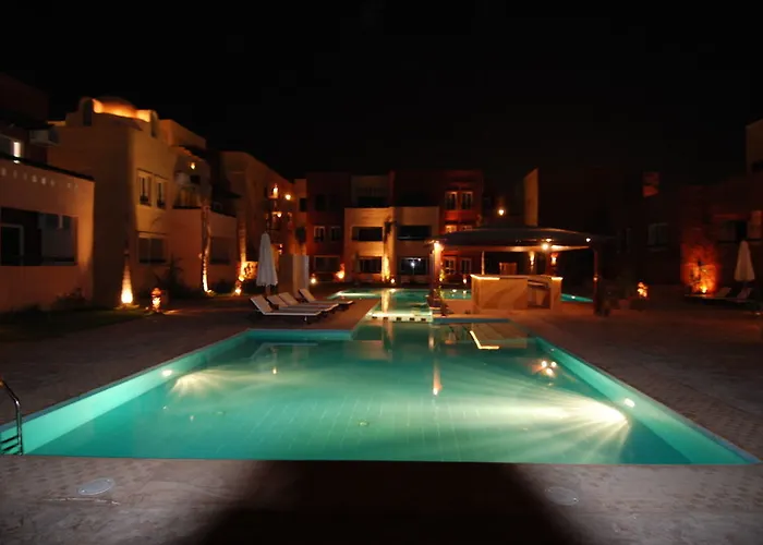 Kamareia & Compound 3* Gurdaka