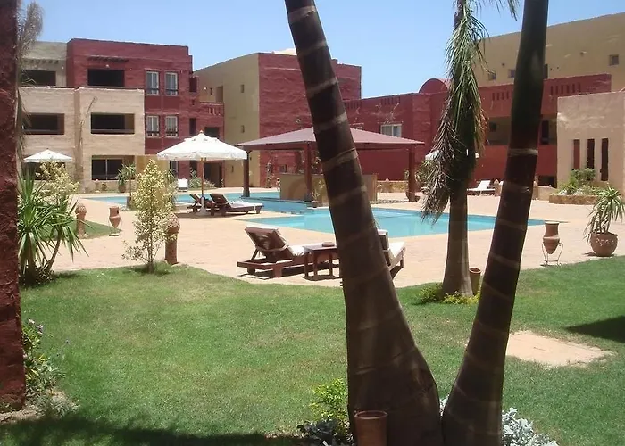 Kamareia & Compound Apartmanhotel Gurdaka